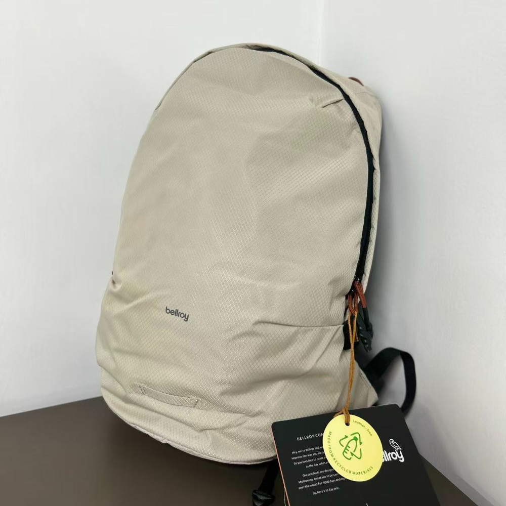 Bellroy Lite Daypack 20L Zaino - Resin Art Alphabet recensione e prezzo